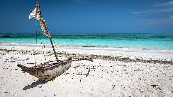 The sea in Zanzibar, as warm as a bathtub