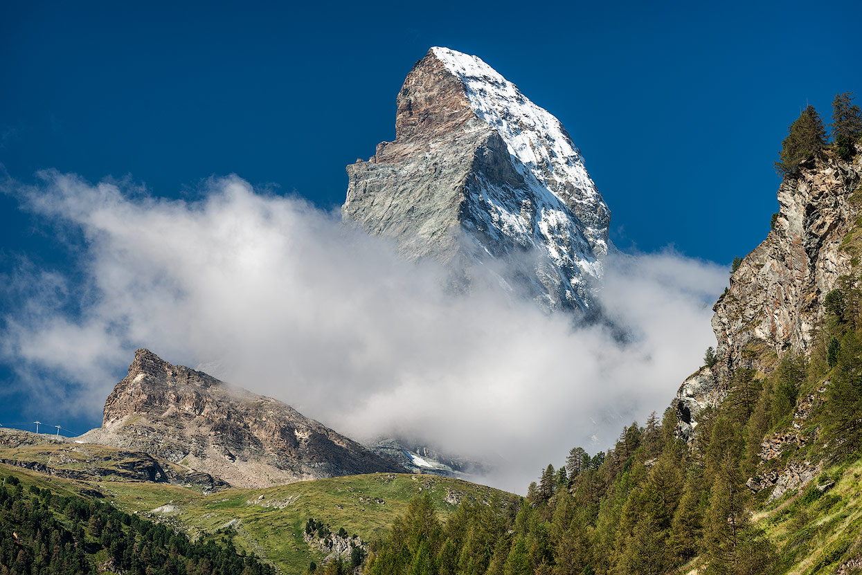 Schwebendes Matterhorn. Aussicht von der Gondelstation «Matterhorn-Express».