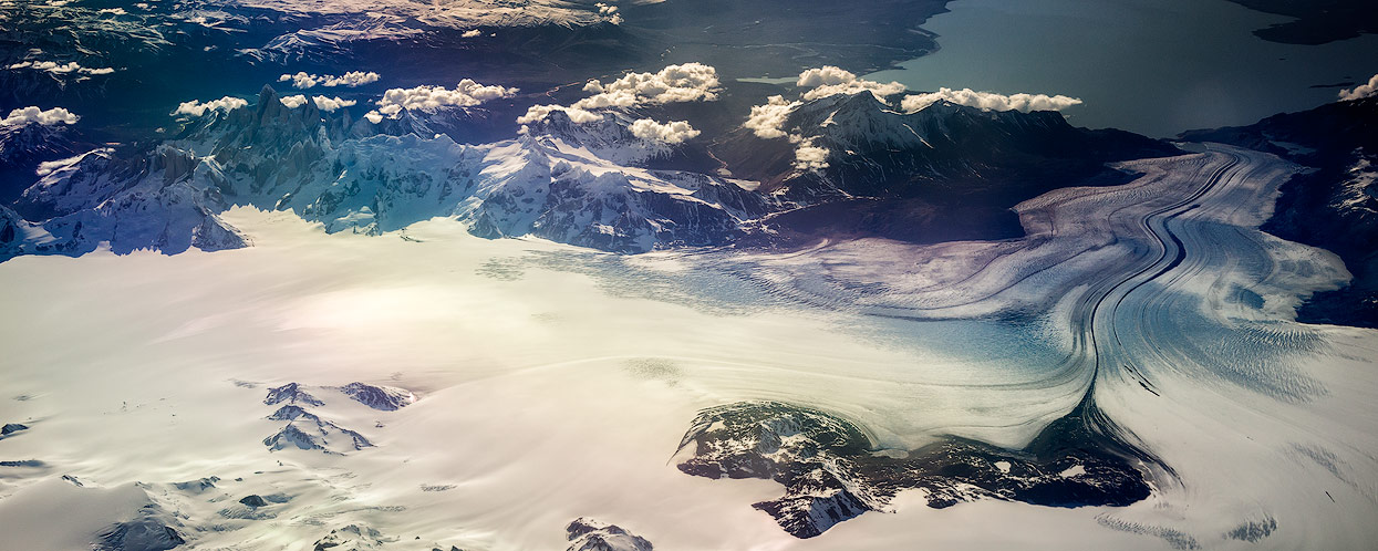 Luftaufnahme von Mount Fitz Roy & Cerro Torre im Los Glaciares National Park