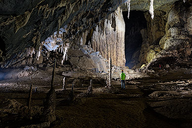 Limestone formations (stalagmites and stalactites)